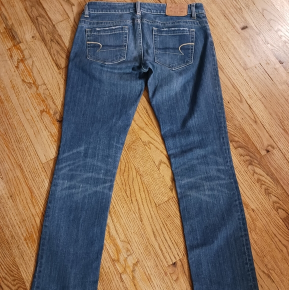 American Eagle 77 Skinny Blue Jean size 6 regular stretch.  Pre Owned - Picture 3 of 5